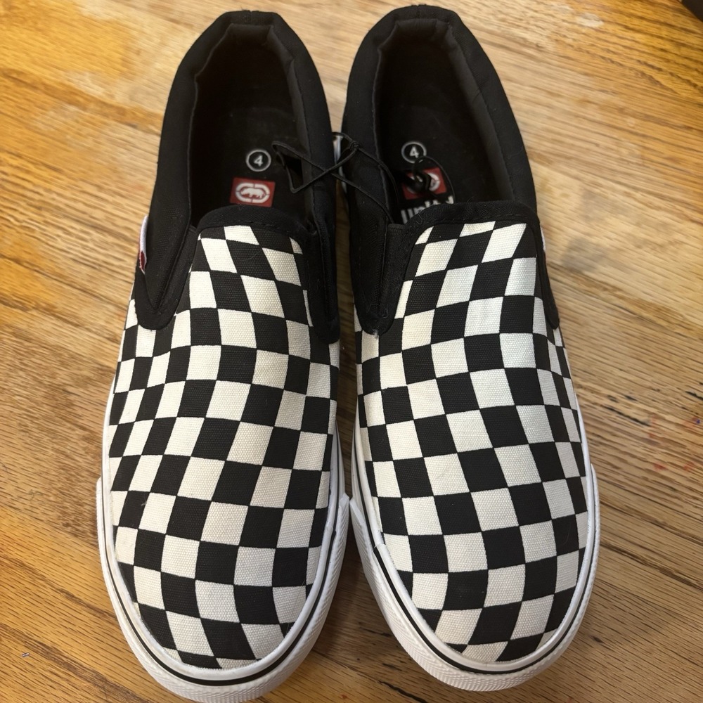 Unlimited New W/Tag Unisex Canvas Black White‎ Checkered Shoes Size 4 Youth